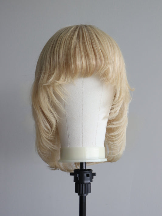 Blonde wolfcut